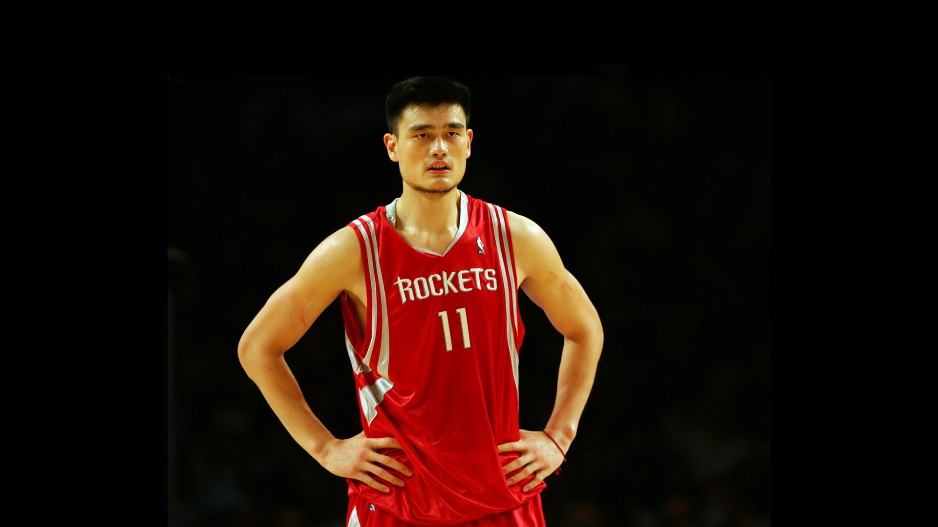 浓眉哥十赛季巅峰爆发，阿森纳球迷高呼，这才是我们自家的MVP！